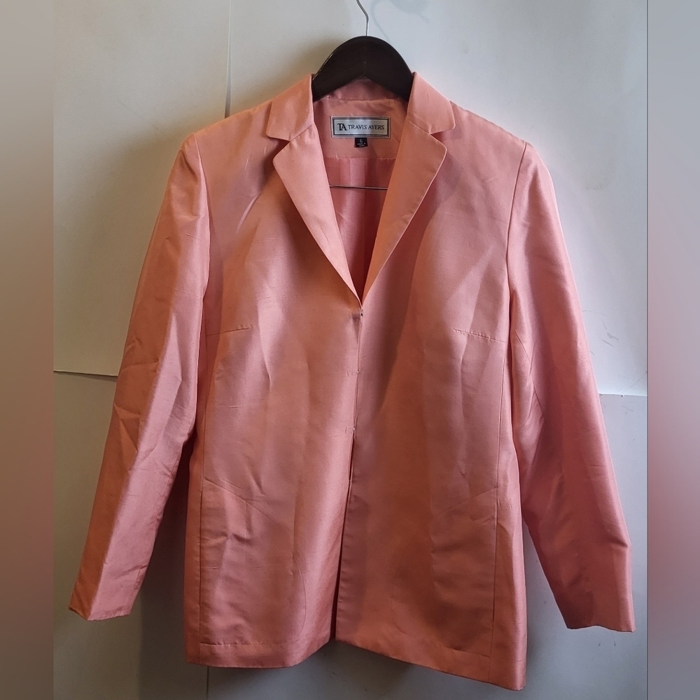TRAVIS AYERS' Blazer, Peach,‎ Women's  100% Silk, Size 6